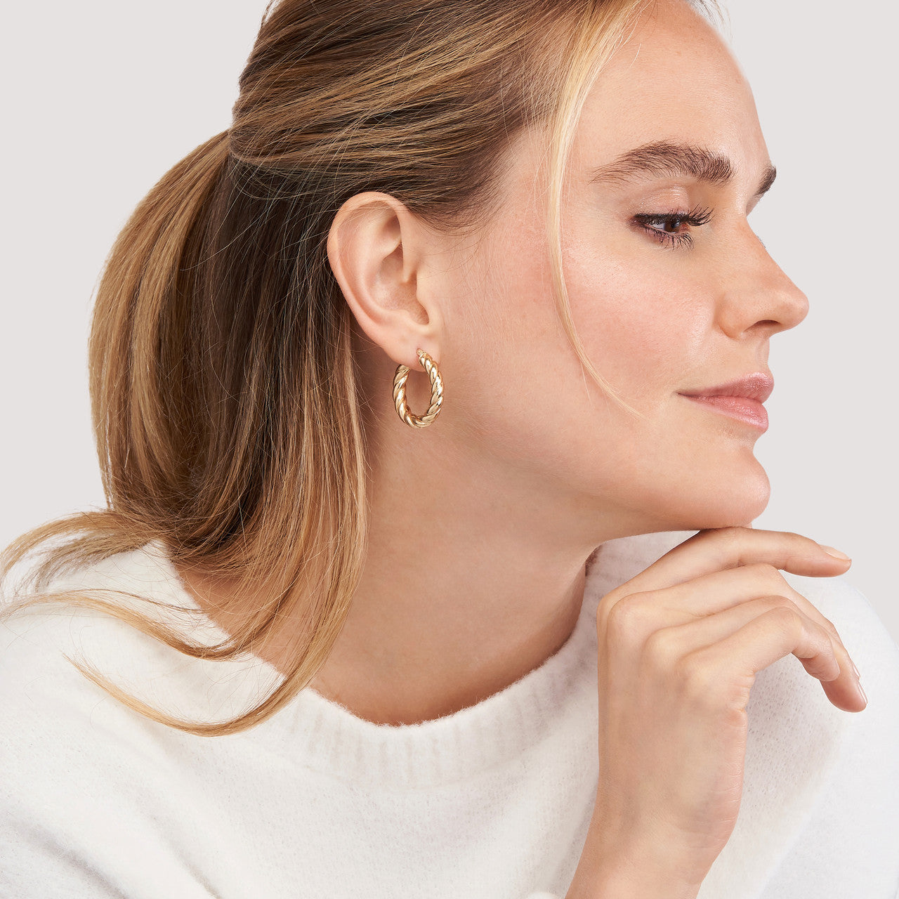 14k Gold Twist Oval Hoop Earrings